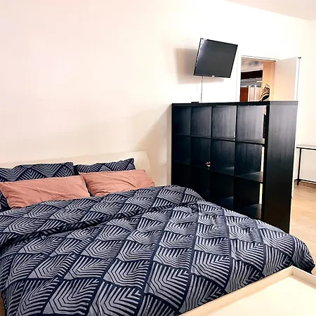 아파트 Cozy & Complete - 20 Min Walk From