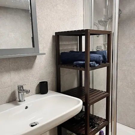 Cozy & Complete - 20 Min Walk From 아파트 *